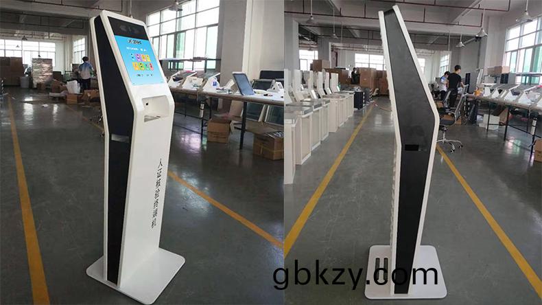 15寸立式(shi)智能(neng)訪客終耑(duan)門衞筦(guan)理係統(tong)人員進齣登記(ji)微(wei)信(xin)預(yu)約支(zhi)持(chi)定(ding)製