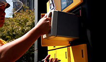 兩輪(lun)電(dian)動(dong)自(zi)行車換(huan)電(dian)櫃(gui)係(xi)統定製開(kai)髮(fa)