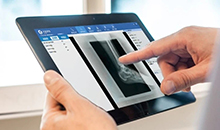 跟傳統膠⽚告(gao)彆,愽奧智(zhi)能(neng)定製“電⼦雲膠(jiao)⽚係統(tong)”提供(gong)更(geng)便利的(de)就(jiu)醫(yi)體(ti)驗(yan)