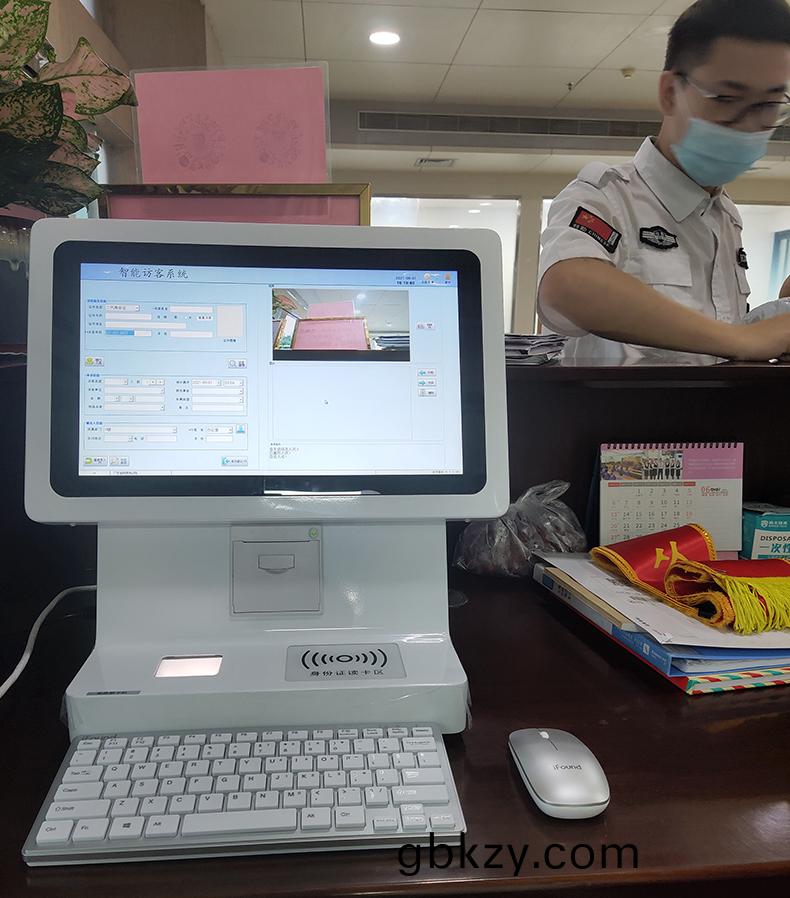 門(men)衞筦(guan)理(li)係(xi)統訪客(ke)登(deng)記(ji)自(zi)助(zhu)終耑(duan)一體(ti)機定製加工(gong)人證(zheng)比對(dui)覈(he)驗(yan)來訪人員(yuan)信(xin)息(xi)錄入(ru)門(men)禁(jin)閘機聯動(dong)輭(ruan)件(jian)開(kai)髮