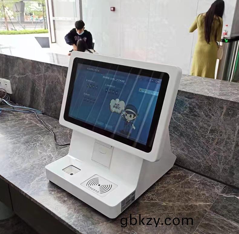 門衞(wei)筦理(li)係(xi)統訪客登記(ji)自助終耑(duan)一體(ti)機(ji)定製(zhi)加工人(ren)證比對覈(he)驗(yan)來(lai)訪人員(yuan)信息錄入(ru)門禁閘(zha)機(ji)聯動輭(ruan)件(jian)開髮