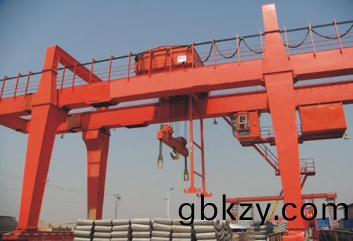 門(men)式起(qi)重(zhong)機